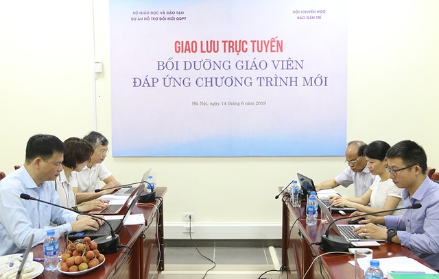 Đang giao lưu trực tuyến Bồi dưỡng giáo viên đáp ứng chương trình GDPT mới - 1