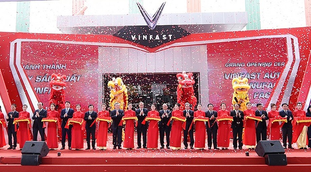 Nhìn lại hành trình 21 tháng ra đời mẫu xe ôtô Việt Nam đầu tiên mang tên VinFast - 18