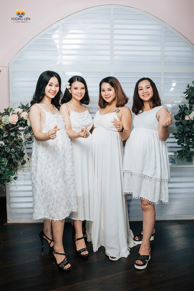4 chị em ruột cùng mang bầu rủ nhau chụp hình kỷ niệm gây “bão” mạng - 3 4 chị em ruột cùng mang bầu rủ nhau chụp hình kỷ niệm gây “bão” mạng - 3