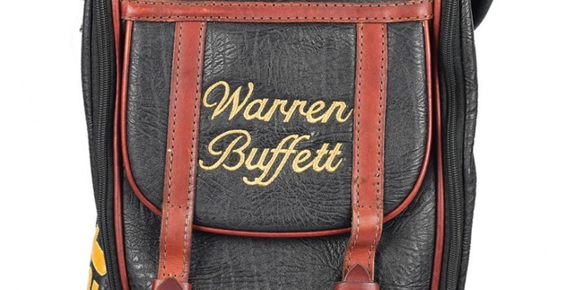 Đại gia trả gần tỷ đồng để mua gậy chơi golf cũ của tỷ phú Warren Buffett - 2 Đại gia trả gần tỷ đồng để mua gậy chơi golf cũ của tỷ phú Warren Buffett - 2