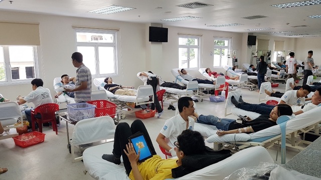Huy động hàng trăm đơn vị máu và tiểu cầu trong thanh niên - 6 Huy động hàng trăm đơn vị máu và tiểu cầu trong thanh niên - 6