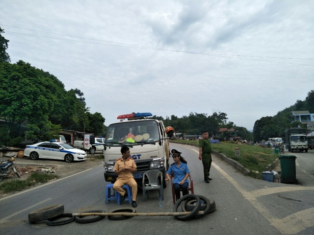 Thủ tướng: Xem xét trách nhiệm chủ xe khách vụ tai nạn nghiêm trọng ở Hòa Bình - 2 Thủ tướng: Xem xét trách nhiệm chủ xe khách vụ tai nạn nghiêm trọng ở Hòa Bình - 2