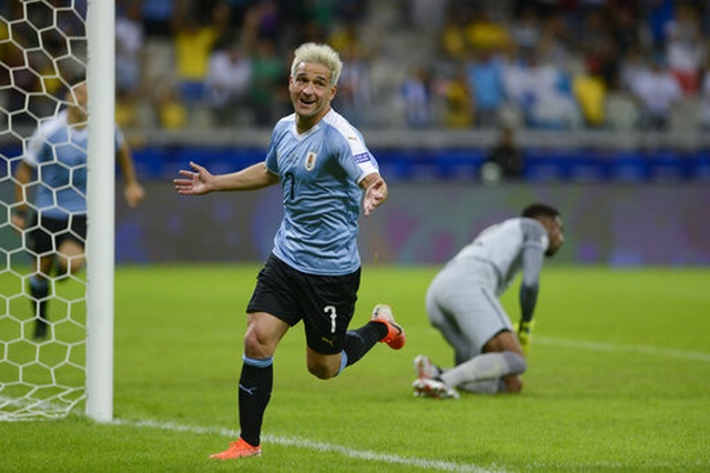Suarez, Cavani lập công, Uruguay đại thắng 4-0 Ecuador - 5 Suarez, Cavani lập công, Uruguay đại thắng 4-0 Ecuador - 5