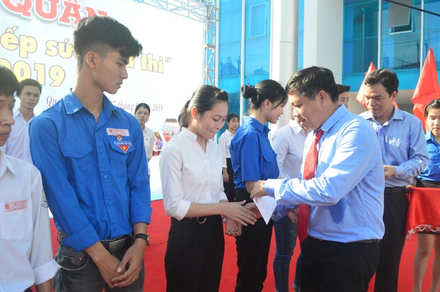 Quảng Ngãi: 500 thanh niên tình nguyện ra quân Tiếp sức mùa thi - 2 Quảng Ngãi: 500 thanh niên tình nguyện ra quân Tiếp sức mùa thi - 2
