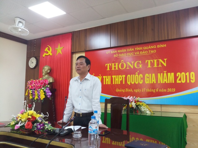 Quảng Bình: Đề nghị kỷ luật 2 giáo viên ký nhầm trên giấy thi khiến 24 thí sinh phải làm lại bài - 1 Quảng Bình: Đề nghị kỷ luật 2 giáo viên ký nhầm trên giấy thi khiến 24 thí sinh phải làm lại bài - 1