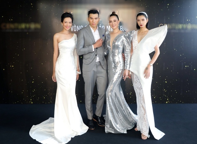 Hoa hậu Thu Thuỷ và “MC cười đẹp nhất VTV” “đổ rạp” dàn trai trẻ 6 múi - 10 Hoa hậu Thu Thuỷ và “MC cười đẹp nhất VTV” “đổ rạp” dàn trai trẻ 6 múi - 10