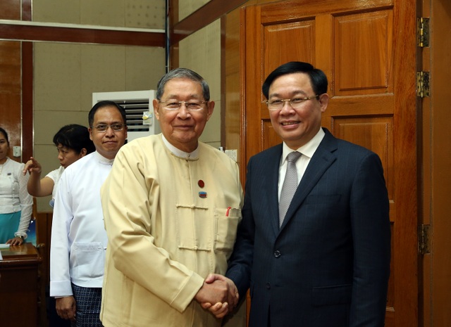 Phó Thủ tướng Vương Đình Huệ gặp Bộ trưởng Kế hoạch và Tài chính Myanmar