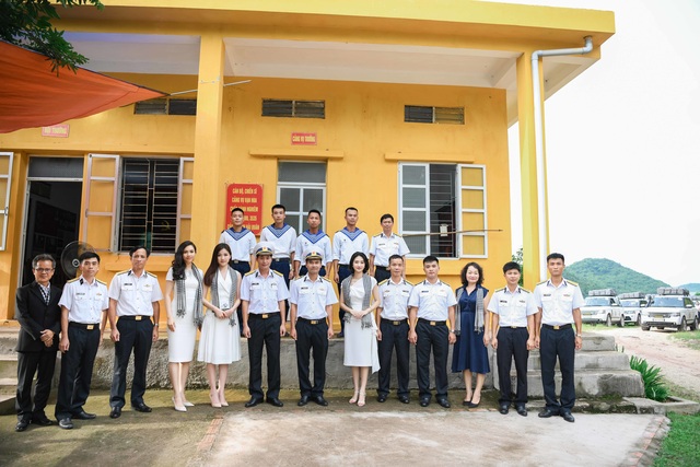 Người đẹp Thu Ngân, Hoàng My giao lưu cùng sinh viên ĐH Hàng hải - 6 Người đẹp Thu Ngân, Hoàng My giao lưu cùng sinh viên ĐH Hàng hải - 6
