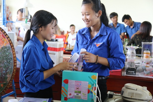 Học sinh vùng cao vượt hàng trăm km mang đề tài khoa học đi thi - 3 Học sinh vùng cao vượt hàng trăm km mang đề tài khoa học đi thi - 3