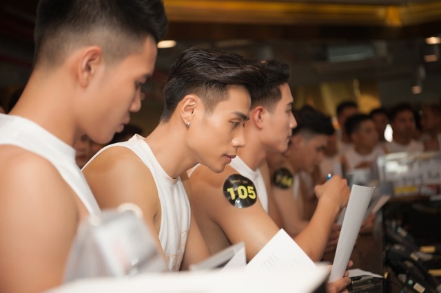 Hoa hậu Thu Thuỷ và “MC cười đẹp nhất VTV” “đổ rạp” dàn trai trẻ 6 múi - 4 Hoa hậu Thu Thuỷ và “MC cười đẹp nhất VTV” “đổ rạp” dàn trai trẻ 6 múi - 4