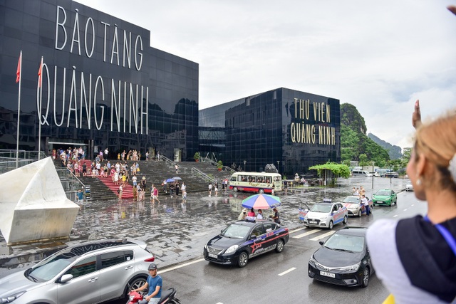 Hạ Long có thêm city tour bằng xe buýt 2 tầng - 10 Hạ Long có thêm city tour bằng xe buýt 2 tầng - 10