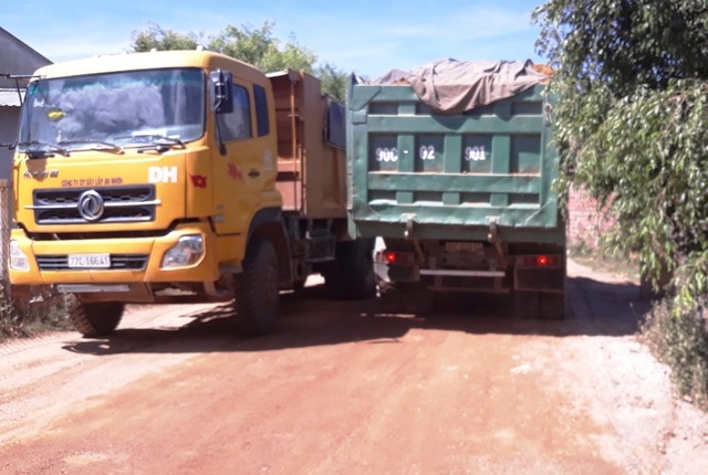 Xe tải “tung hoành” trên quốc lộ 19B: CSGT nói không “đi đêm” với doanh nghiệp! - 2 Xe tải “tung hoành” trên quốc lộ 19B: CSGT nói không “đi đêm” với doanh nghiệp! - 2