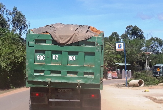 Xe tải “tung hoành” trên quốc lộ 19B: CSGT nói không “đi đêm” với doanh nghiệp! - 4 Xe tải “tung hoành” trên quốc lộ 19B: CSGT nói không “đi đêm” với doanh nghiệp! - 4
