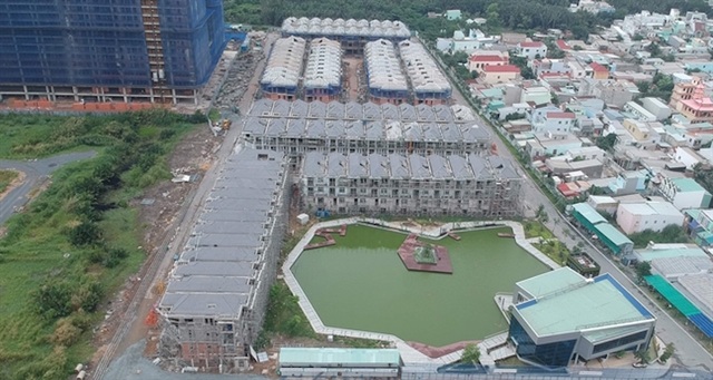 Khó khăn đang bủa vây các doanh nghiệp bất động sản - 1 Khó khăn đang bủa vây các doanh nghiệp bất động sản - 1