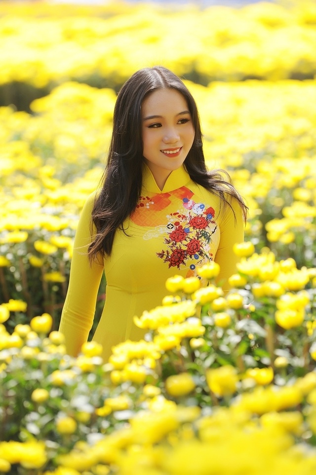 Những cô con gái tài năng, xinh đẹp, nói tiếng Anh như gió của sao Việt - 16 Những cô con gái tài năng, xinh đẹp, nói tiếng Anh như gió của sao Việt - 16