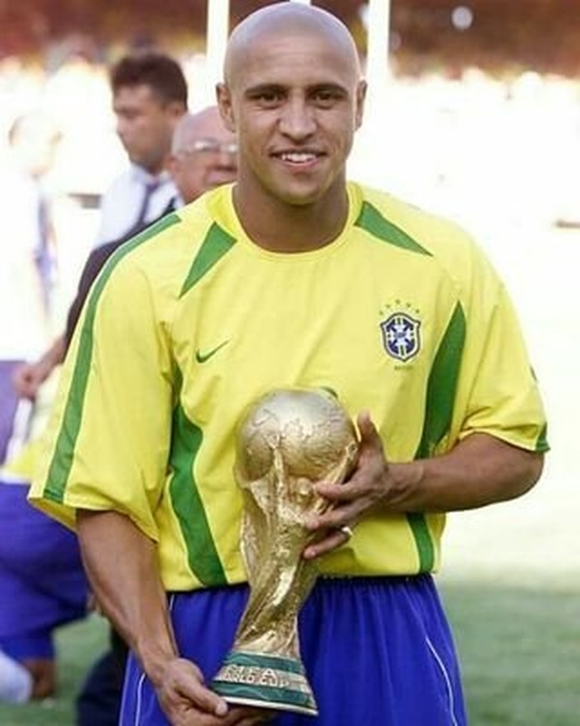 Hai ngôi sao Real Madrid Roberto Carlos và Luis Figo tái ngộ tại Việt Nam - 2 Hai ngôi sao Real Madrid Roberto Carlos và Luis Figo tái ngộ tại Việt Nam - 2