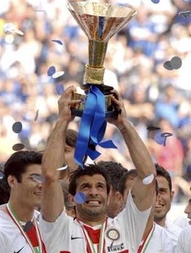 Hai ngôi sao Real Madrid Roberto Carlos và Luis Figo tái ngộ tại Việt Nam - 3 Hai ngôi sao Real Madrid Roberto Carlos và Luis Figo tái ngộ tại Việt Nam - 3