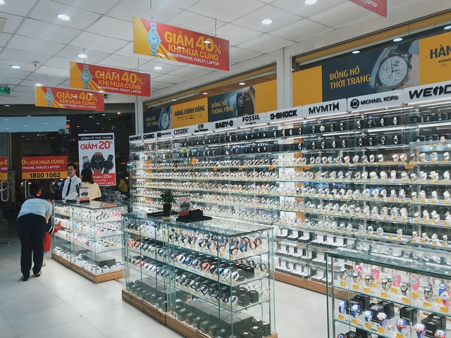Thế Giới Di Động chiếm lĩnh phân nửa thị trường bán lẻ đồng hồ thông minh từ mô hình shop-in-shop - 2 Thế Giới Di Động chiếm lĩnh phân nửa thị trường bán lẻ đồng hồ thông minh từ mô hình shop-in-shop - 2