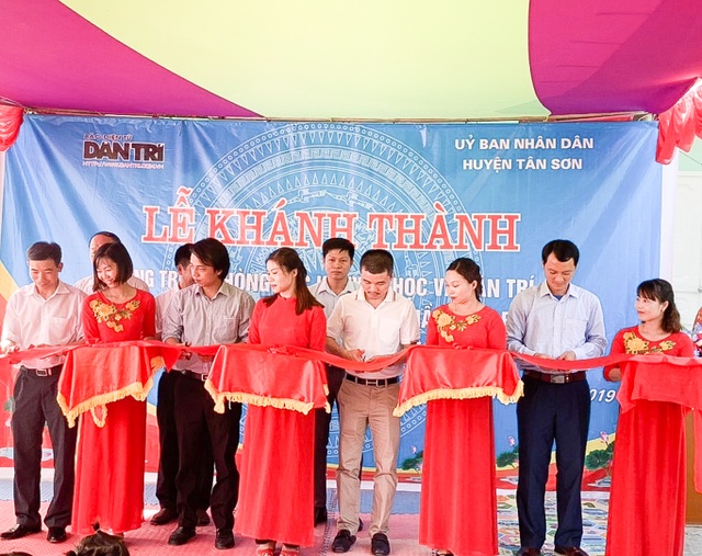 Phòng học Dân trí thứ 24 ra đời, tiếp tục nâng cánh ước mơ trẻ em vùng sâu, vùng xa - 2 Phòng học Dân trí thứ 24 ra đời, tiếp tục nâng cánh ước mơ trẻ em vùng sâu, vùng xa - 2