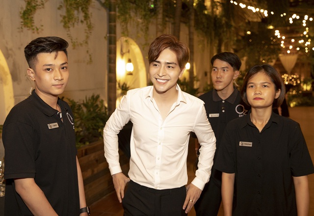 Thu Thủy khóc khi bạn trai kém 10 tuổi bất ngờ cầu hôn - 2 Thu Thủy khóc khi bạn trai kém 10 tuổi bất ngờ cầu hôn - 2