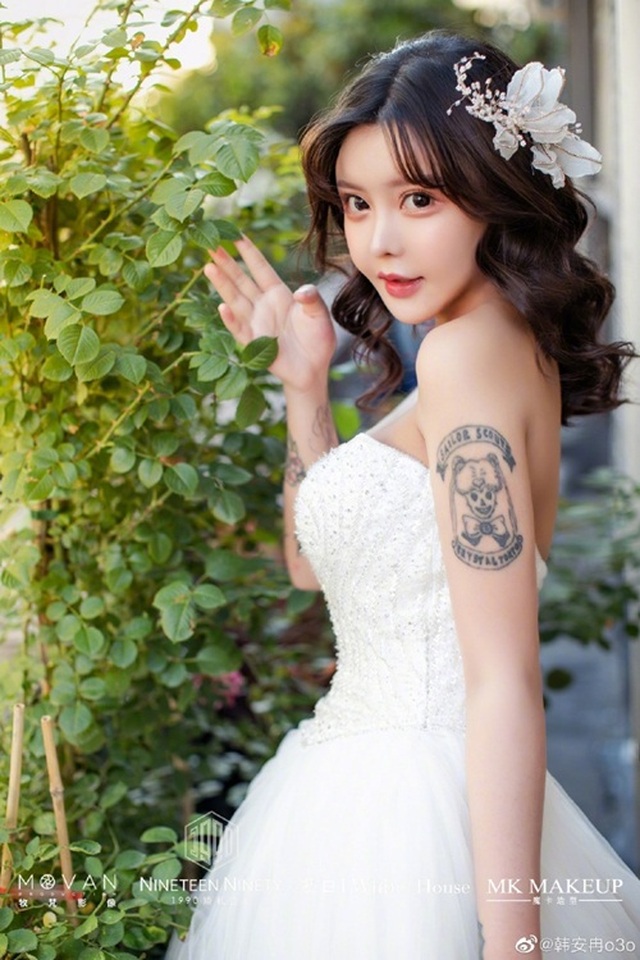 Dàn hot girl đình đám lộ mặt thật trong đám cưới khiến dân tình hốt hoảng - 3 Dàn hot girl đình đám lộ mặt thật trong đám cưới khiến dân tình hốt hoảng - 3