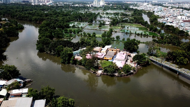 Sài Gòn: Độc đáo ngôi đình hơn 150 năm tuổi giữa dòng kênh Đôi - 1 Sài Gòn: Độc đáo ngôi đình hơn 150 năm tuổi giữa dòng kênh Đôi - 1