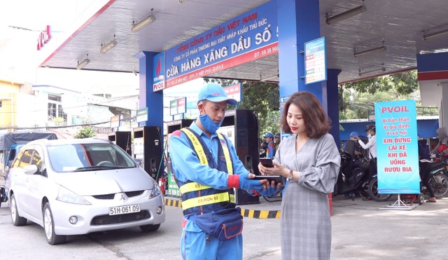 PVOIL “thông tuyến” giao dịch điện tử với 16 ngân hàng - 3 PVOIL “thông tuyến” giao dịch điện tử với 16 ngân hàng - 3