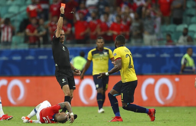 Sanchez nổ súng tằng tằng, Chile giành vé vào tứ kết Copa America - 3 Sanchez nổ súng tằng tằng, Chile giành vé vào tứ kết Copa America - 3