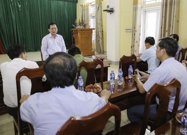 Nghệ An: Tạo tâm lý thoải mái, gần gũi để các thí sinh làm bài tốt - 2 Nghệ An: Tạo tâm lý thoải mái, gần gũi để các thí sinh làm bài tốt - 2