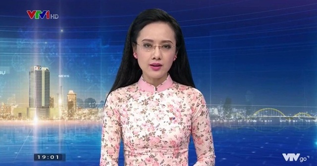 BTV Hoài Anh tiết lộ từng bật khóc trong lòng nhưng vẫn cố cười trước ống kính - 2 BTV Hoài Anh tiết lộ từng bật khóc trong lòng nhưng vẫn cố cười trước ống kính - 2