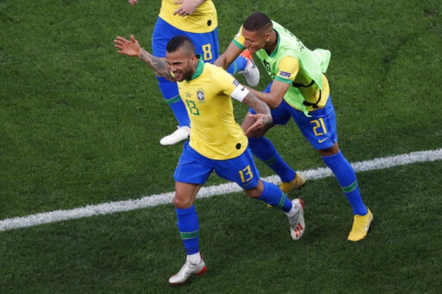 Brazil 5-0 Peru: Chiến thắng tưng bừng - 4