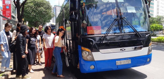 Giảng viên đi máy bay ra đảo coi thi - 4 Giảng viên đi máy bay ra đảo coi thi - 4