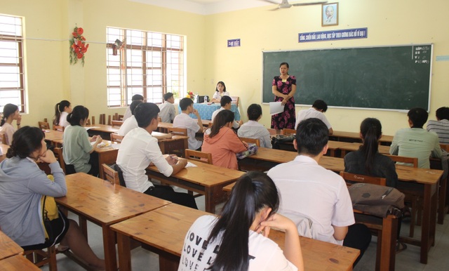 Thí sinh hào hứng làm thủ tục dự thi THPT quốc gia - 28 Thí sinh hào hứng làm thủ tục dự thi THPT quốc gia - 28