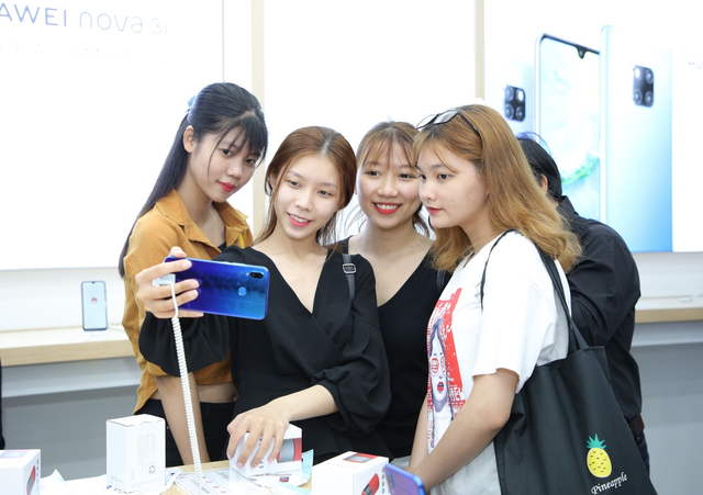 Huawei vẫn mạnh tay đầu tư vào Việt Nam giữa “tâm bão” cấm vận - 3 Huawei vẫn mạnh tay đầu tư vào Việt Nam giữa “tâm bão” cấm vận - 3