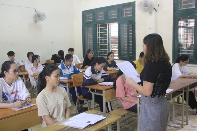 Thí sinh hào hứng làm thủ tục dự thi THPT quốc gia - 33 Thí sinh hào hứng làm thủ tục dự thi THPT quốc gia - 33
