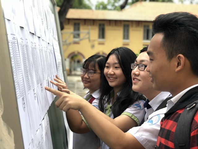 Thí sinh hào hứng làm thủ tục dự thi THPT quốc gia - 29 Thí sinh hào hứng làm thủ tục dự thi THPT quốc gia - 29