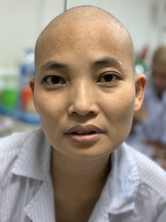 Bạn đọc Dân trí giúp đỡ người đàn bà ung thư máu gần 100 triệu đồng - 4 Bạn đọc Dân trí giúp đỡ người đàn bà ung thư máu gần 100 triệu đồng - 4