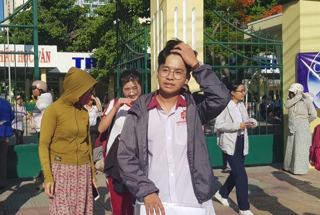 Đề Toán phân loại cao, thí sinh dễ kiếm điểm trên trung bình - 32 Đề Toán phân loại cao, thí sinh dễ kiếm điểm trên trung bình - 32