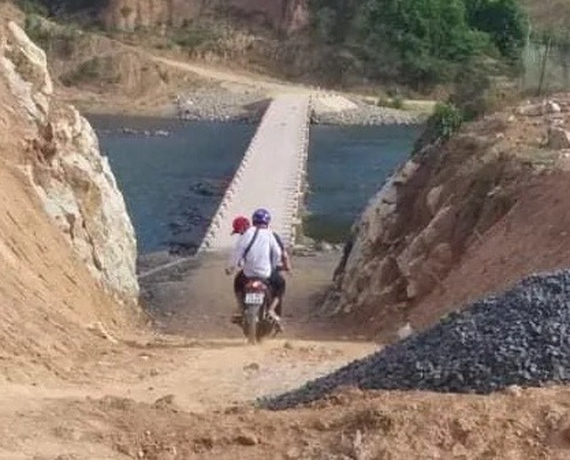 Thí sinh đi tìm bò bị lạc “quên” đến trường thi - 1 Thí sinh đi tìm bò bị lạc “quên” đến trường thi - 1