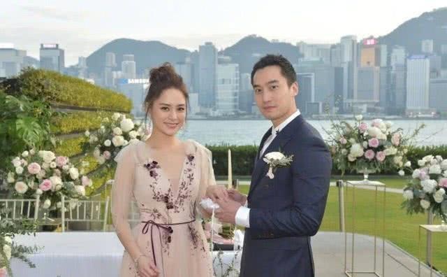 Chung Hân Đồng mang bầu sau một năm làm đám cưới? - 1 Chung Hân Đồng mang bầu sau một năm làm đám cưới? - 1