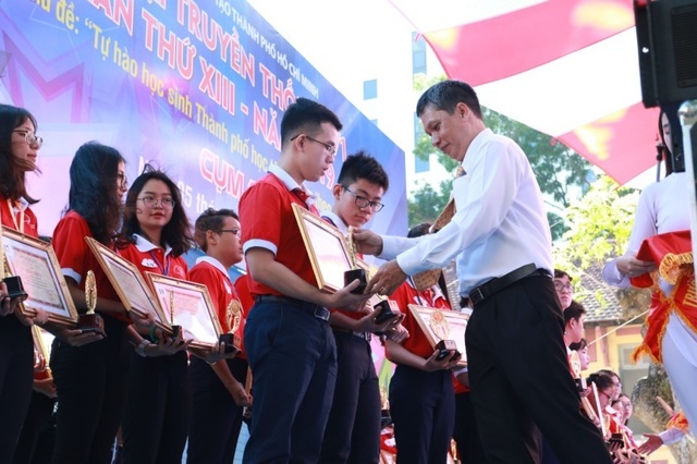 Học sinh Asian School được 4 trường đại học Mỹ cấp học bổng - 2 Học sinh Asian School được 4 trường đại học Mỹ cấp học bổng - 2