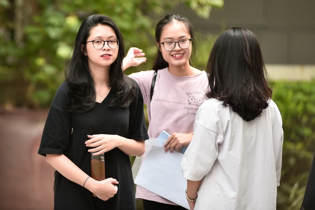 Người đàn ông 47 tuổi thi THPT quốc gia làm gương cho con cháu - 9 Người đàn ông 47 tuổi thi THPT quốc gia làm gương cho con cháu - 9