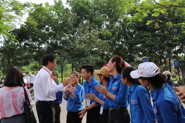 Thứ trưởng Bộ GDĐT: “Qua được một ngày thi rồi, chúng ta vẫn không chủ quan” - 3 Thứ trưởng Bộ GDĐT: “Qua được một ngày thi rồi, chúng ta vẫn không chủ quan” - 3