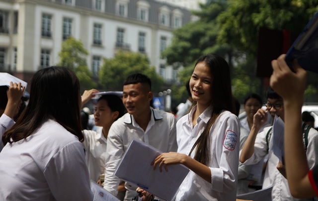 Người đàn ông 47 tuổi thi THPT quốc gia làm gương cho con cháu - 6 Người đàn ông 47 tuổi thi THPT quốc gia làm gương cho con cháu - 6