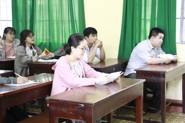 Đề Toán phân loại cao, thí sinh dễ kiếm điểm trên trung bình - 13 Đề Toán phân loại cao, thí sinh dễ kiếm điểm trên trung bình - 13