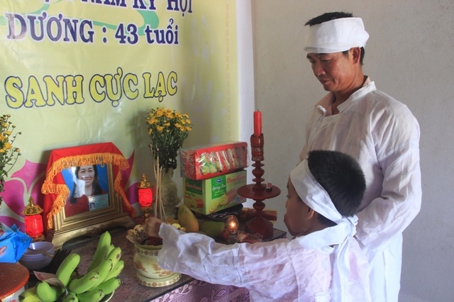 Đẫm nước mắt bức thư của cậu bé lớp một viết gửi người mẹ đã khuất - 4 Đẫm nước mắt bức thư của cậu bé lớp một viết gửi người mẹ đã khuất - 4