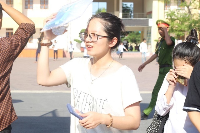 Đề Toán phân loại cao, thí sinh dễ kiếm điểm trên trung bình - 16 Đề Toán phân loại cao, thí sinh dễ kiếm điểm trên trung bình - 16