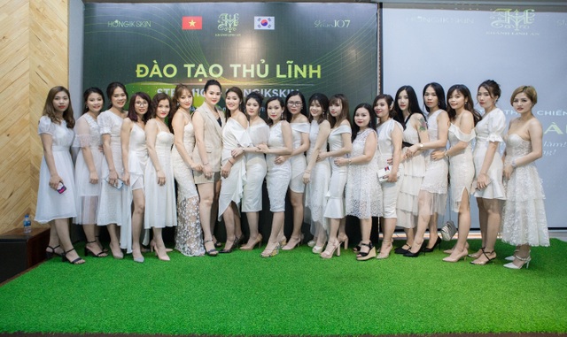 100 nữ “thủ lĩnh” trẻ tụ hội chia sẻ bí quyết tự tin theo đuổi đam mê - 4 100 nữ “thủ lĩnh” trẻ tụ hội chia sẻ bí quyết tự tin theo đuổi đam mê - 4