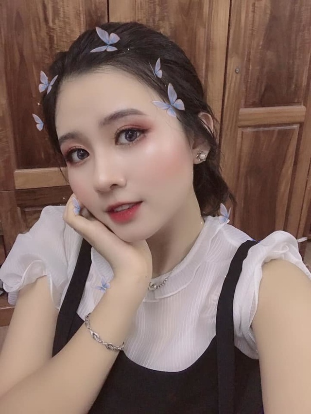 Nữ sinh cười toả nắng sau khi thi môn Văn THPT quốc gia bỗng chốc nổi tiếng - 10 Nữ sinh cười toả nắng sau khi thi môn Văn THPT quốc gia bỗng chốc nổi tiếng - 10