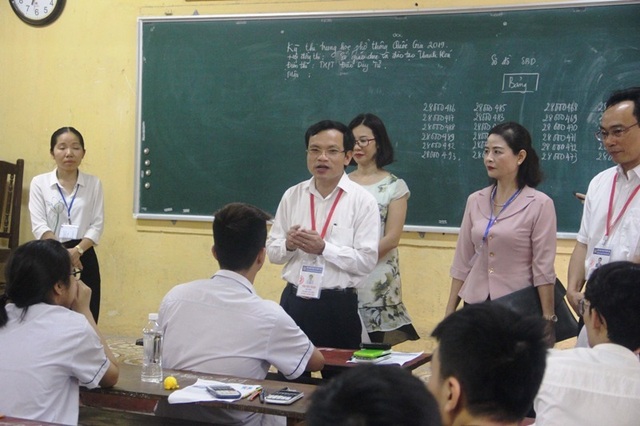 Cục trưởng Mai Văn Trinh kiểm tra phòng bảo quản, bảo mật đề thi tại Thanh Hóa - 3 Cục trưởng Mai Văn Trinh kiểm tra phòng bảo quản, bảo mật đề thi tại Thanh Hóa - 3